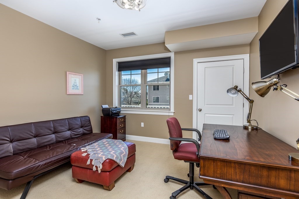 33 Intrepid Circle, Unit 208 Marblehead, MA 01945 - Photo 19 of 27