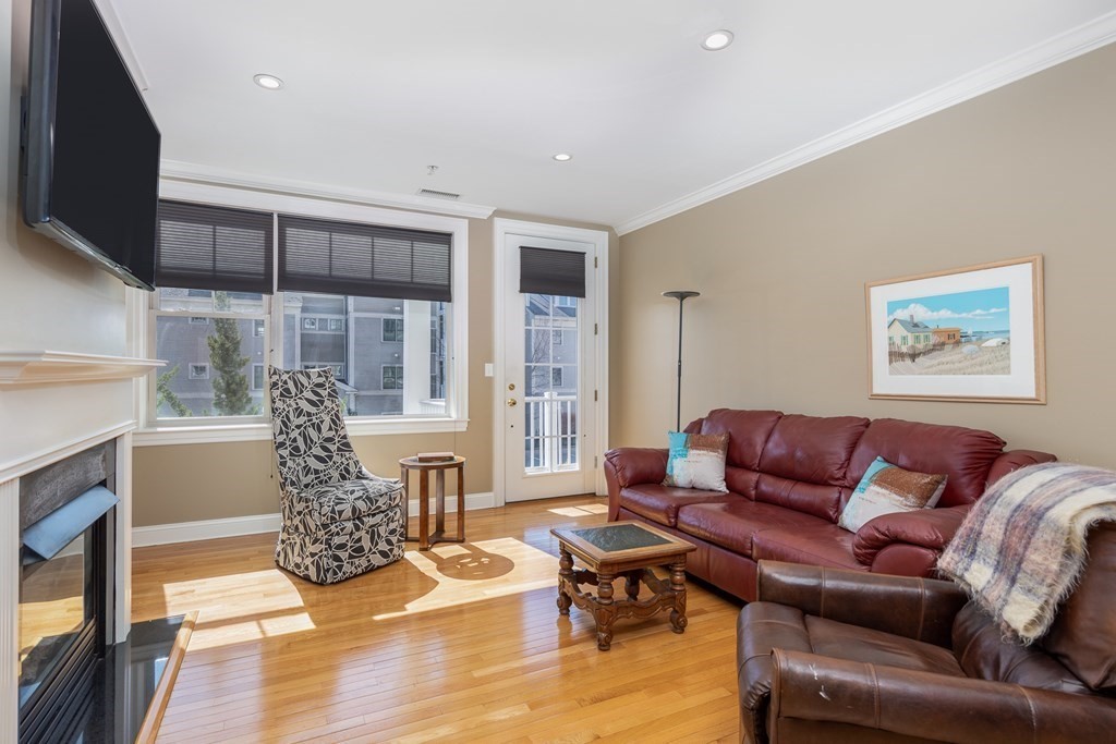 33 Intrepid Circle, Unit 208 Marblehead, MA 01945 - Photo 2 of 27