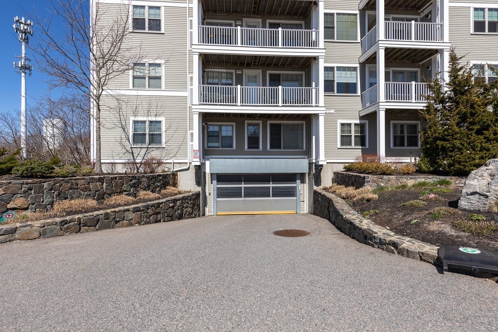 33 Intrepid Circle, Unit 208 Marblehead, MA 01945 - Photo 26 of 27