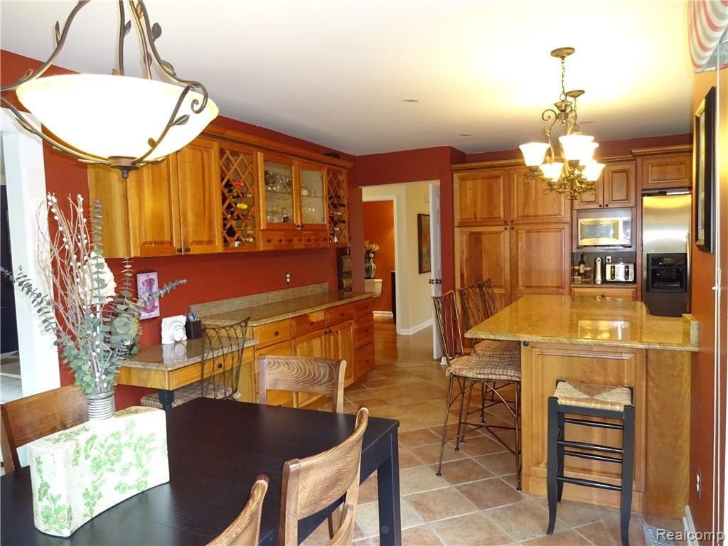 1111 Clopton Bridge Drive Rochester Hills, MI 48306 - Photo 10 of 59