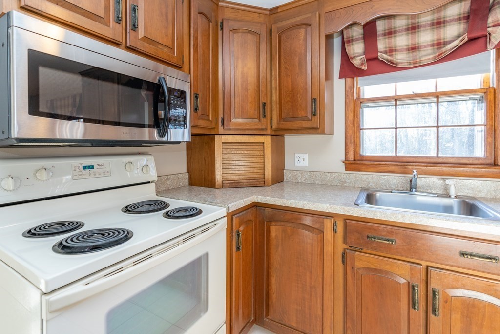 85 Ridge Road South Hadley, MA 01075 - Photo 16 of 30 Gallery Image 16