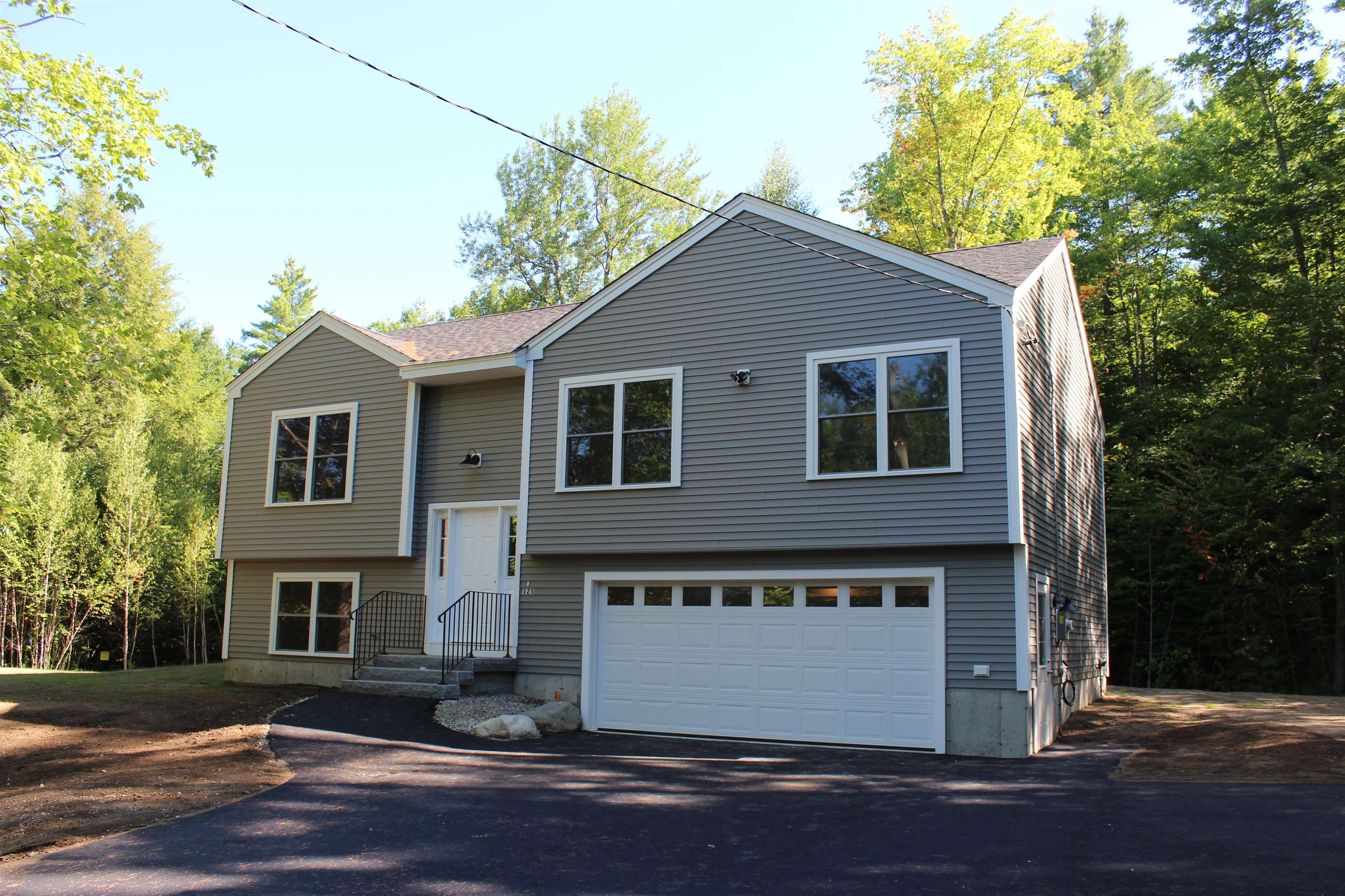 128 Lowell Street Rochester, NH 03867 - Photo 3 of 32