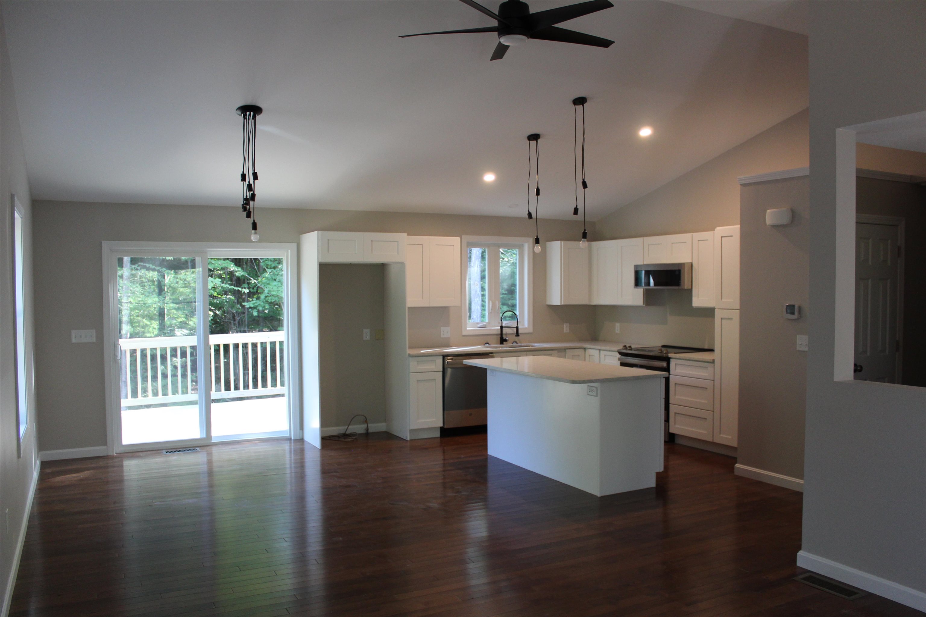 128 Lowell Street Rochester, NH 03867 - Photo 9 of 32