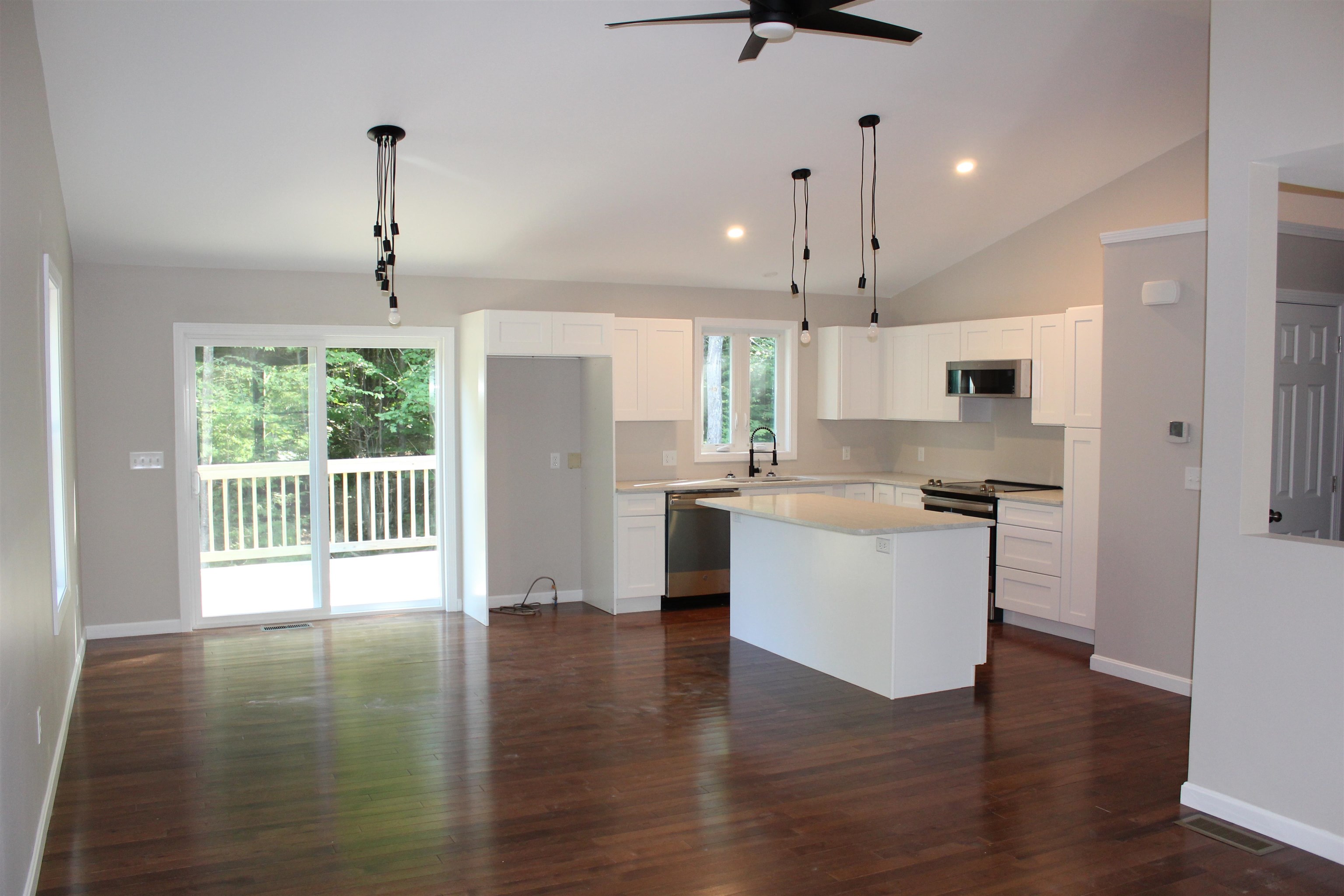 128 Lowell Street Rochester, NH 03867 - Photo 10 of 32