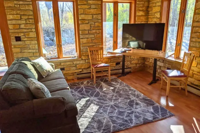 $1,900,000 | N3075 Hardscrabble Road, Palmyra, WI 53156