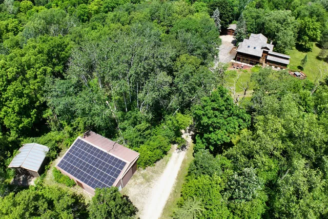 $1,900,000 | N3075 Hardscrabble Road, Palmyra, WI 53156