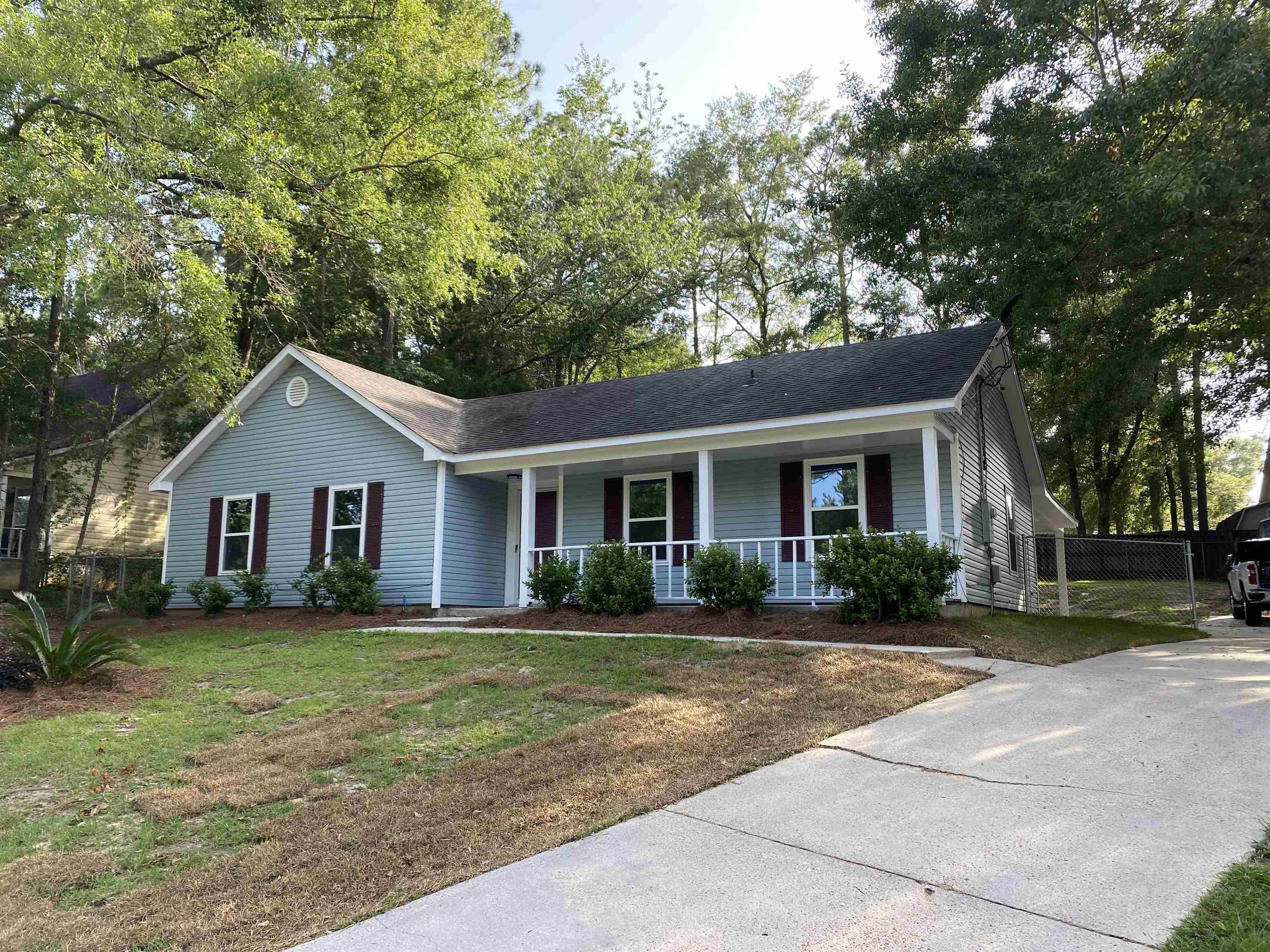 214 Ridgewood Drive Daphne, AL 36526 - Photo 2 of 23