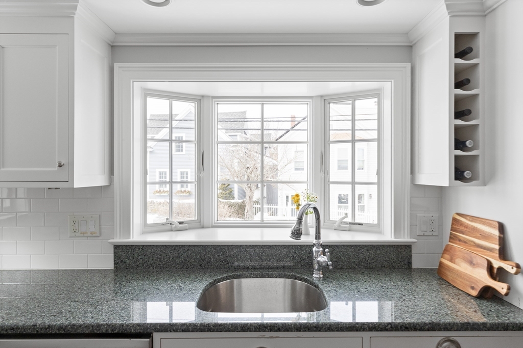 46 Gregory Street Marblehead, MA 01945 - Photo 5 of 29 Gallery Image 5