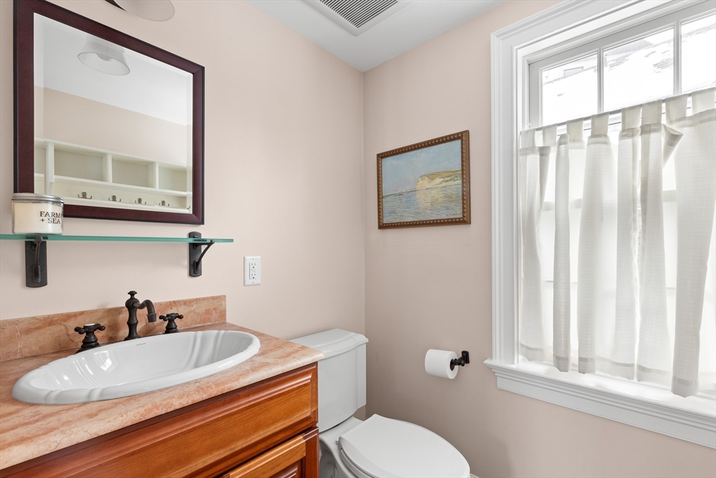 46 Gregory Street Marblehead, MA 01945 - Photo 8 of 29 Gallery Image 8