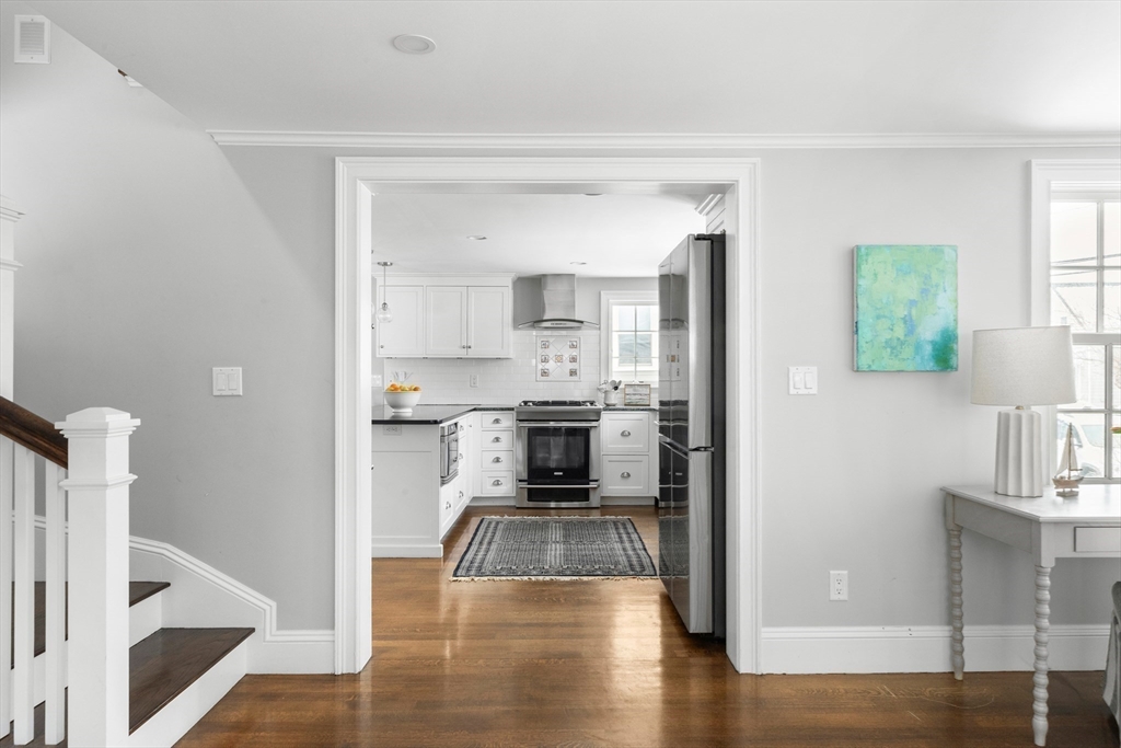 46 Gregory Street Marblehead, MA 01945 - Photo 9 of 29 Gallery Image 9