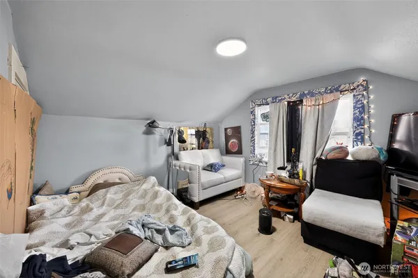 $299,950 | 705 East Dearborn Avenue, Shelton, WA 98584