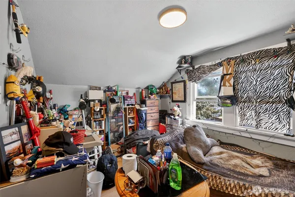 $299,950 | 705 East Dearborn Avenue, Shelton, WA 98584