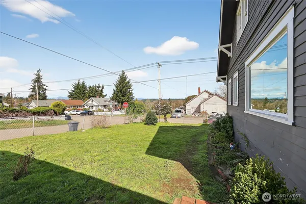 $299,950 | 705 East Dearborn Avenue, Shelton, WA 98584