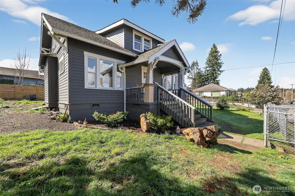 $299,950 | 705 East Dearborn Avenue, Shelton, WA 98584