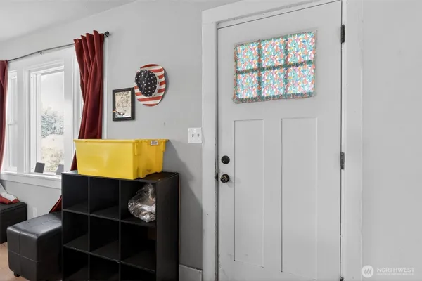 $299,950 | 705 East Dearborn Avenue, Shelton, WA 98584