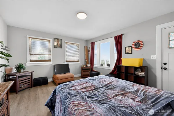 $299,950 | 705 East Dearborn Avenue, Shelton, WA 98584