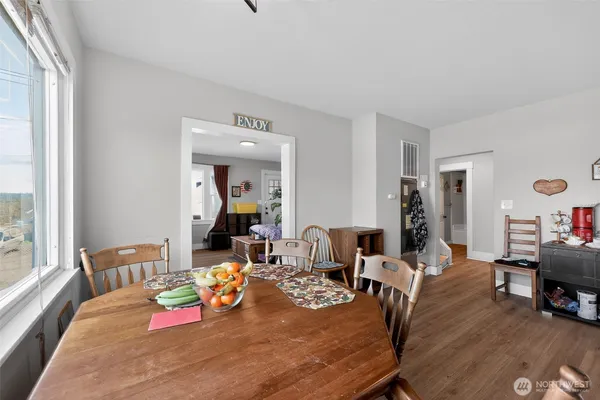 $299,950 | 705 East Dearborn Avenue, Shelton, WA 98584