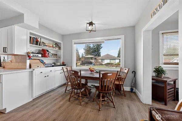 $299,950 | 705 East Dearborn Avenue, Shelton, WA 98584