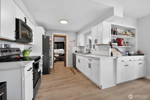 $299,950 | 705 East Dearborn Avenue, Shelton, WA 98584