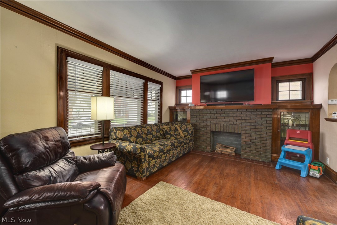 2308 Ralph Avenue Cleveland, OH 44109 - Photo 6 of 35 Gallery Image 6