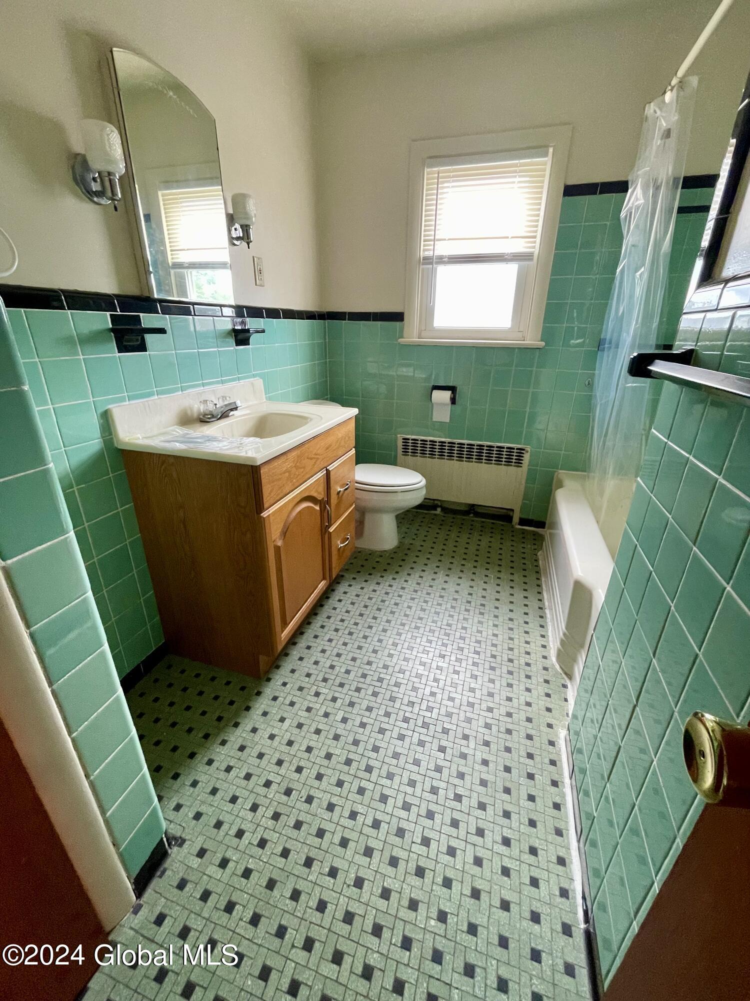 948 Washington Avenue Albany, NY 12203 - Photo 9 of 18 IMG_2325