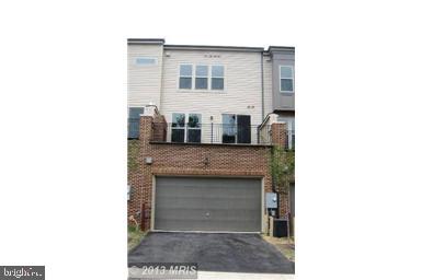42268 Rhett Drive Brambleton, VA 20148 - Photo 16 of 17 exterior back view