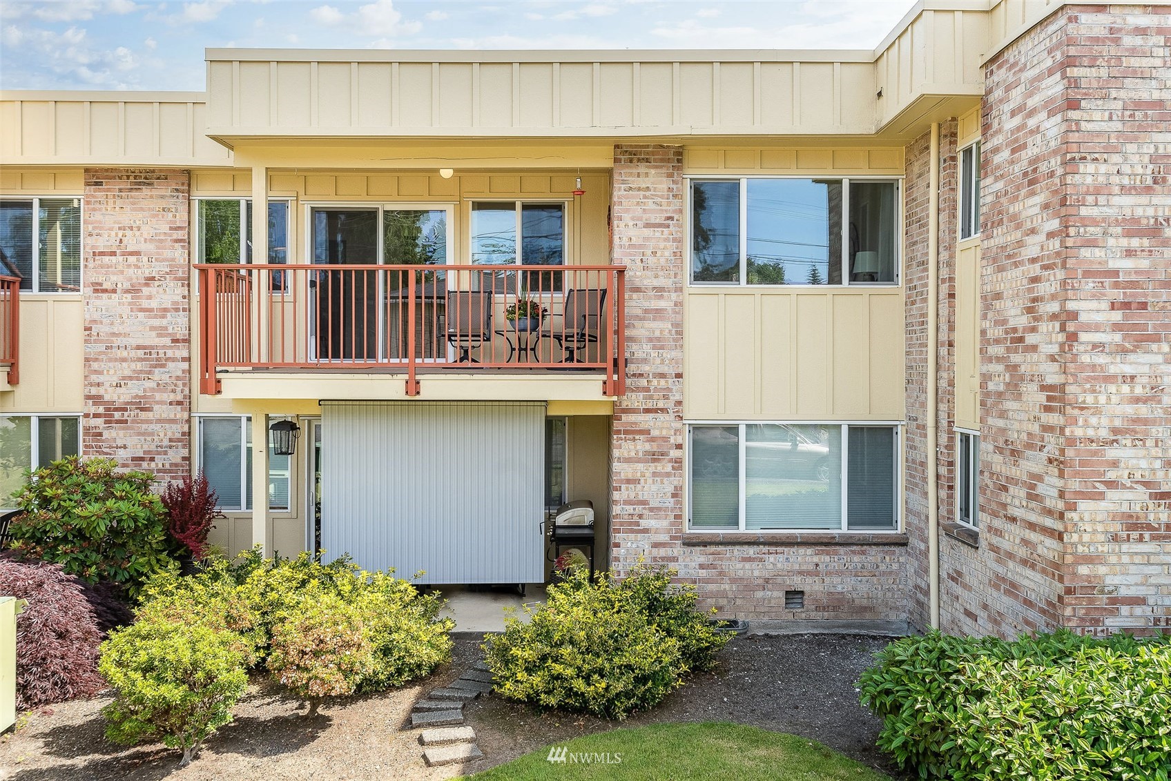 425 45th Street Southwest, Unit 306 Everett, WA 98203 - Photo 1 of 30