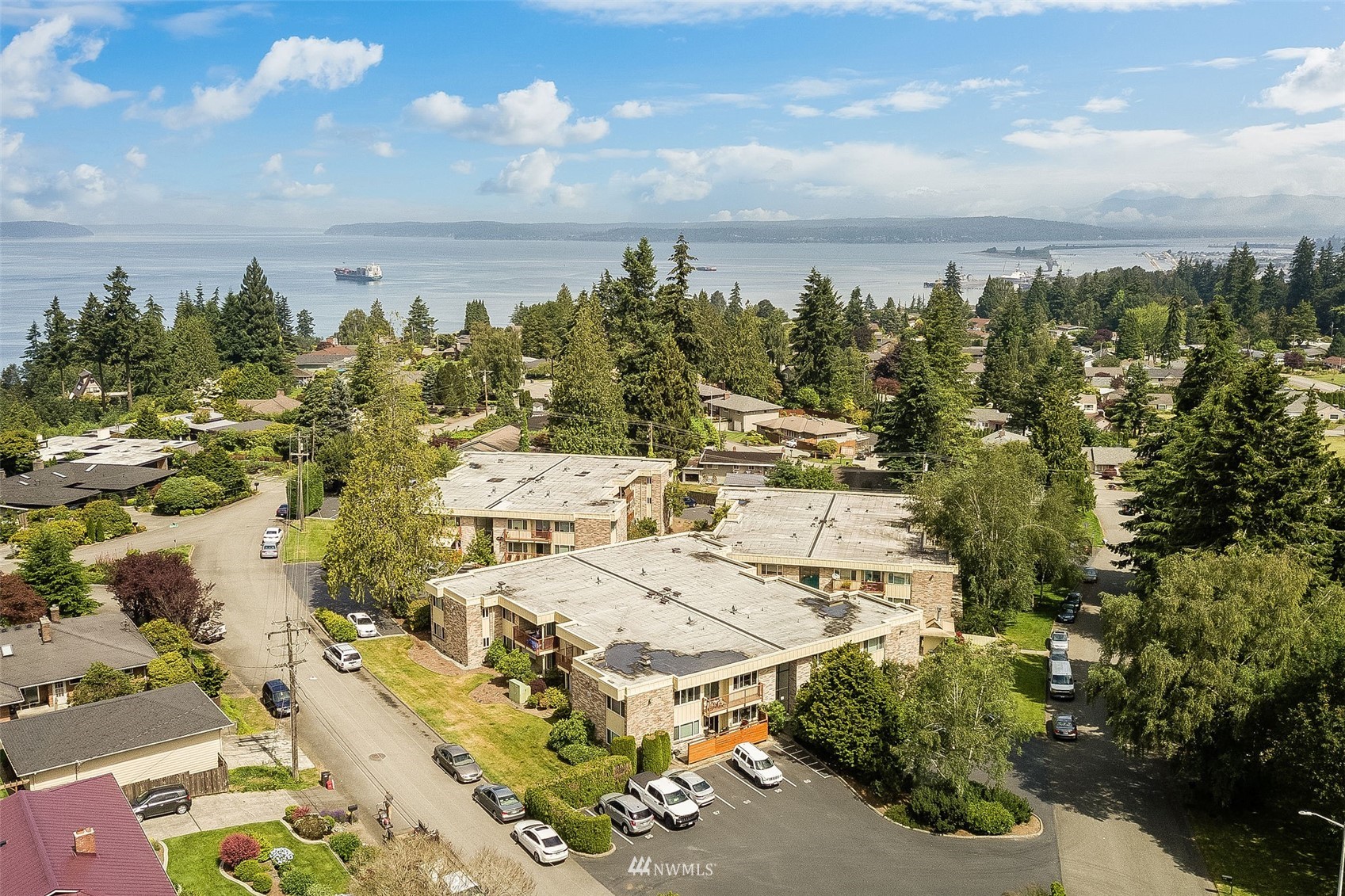 425 45th Street Southwest, Unit 306 Everett, WA 98203 - Photo 2 of 30