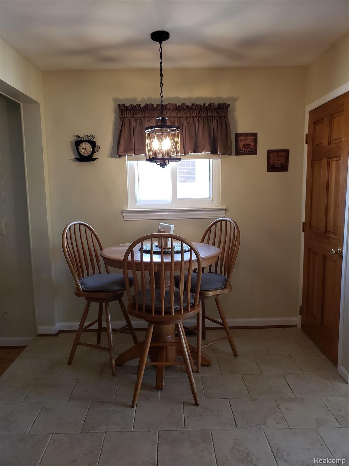 14916 Reeck Road Southgate, MI 48195 - Photo 16 of 55 Eat in kitchen