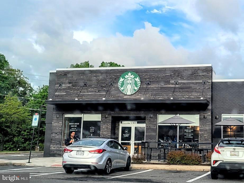 7734 Brandeis Way Springfield, VA 22153 - Photo 48 of 53 coffee & fast-food