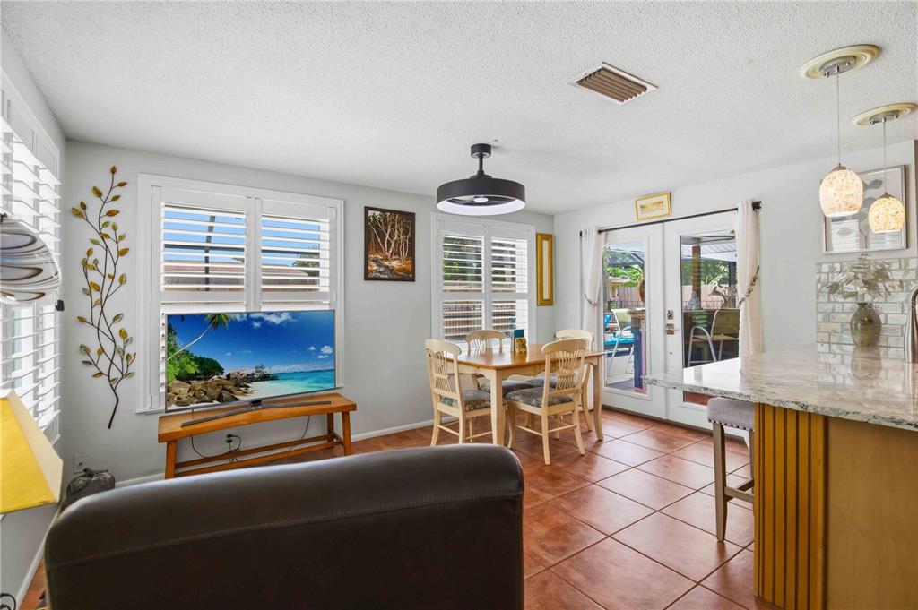 245 Treasure Road Venice, FL 34293 - Photo 18 of 50 Gallery Image 18