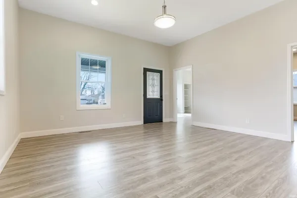 $165,000 | 407 West 4th Street, Mount Vernon, IN 47620