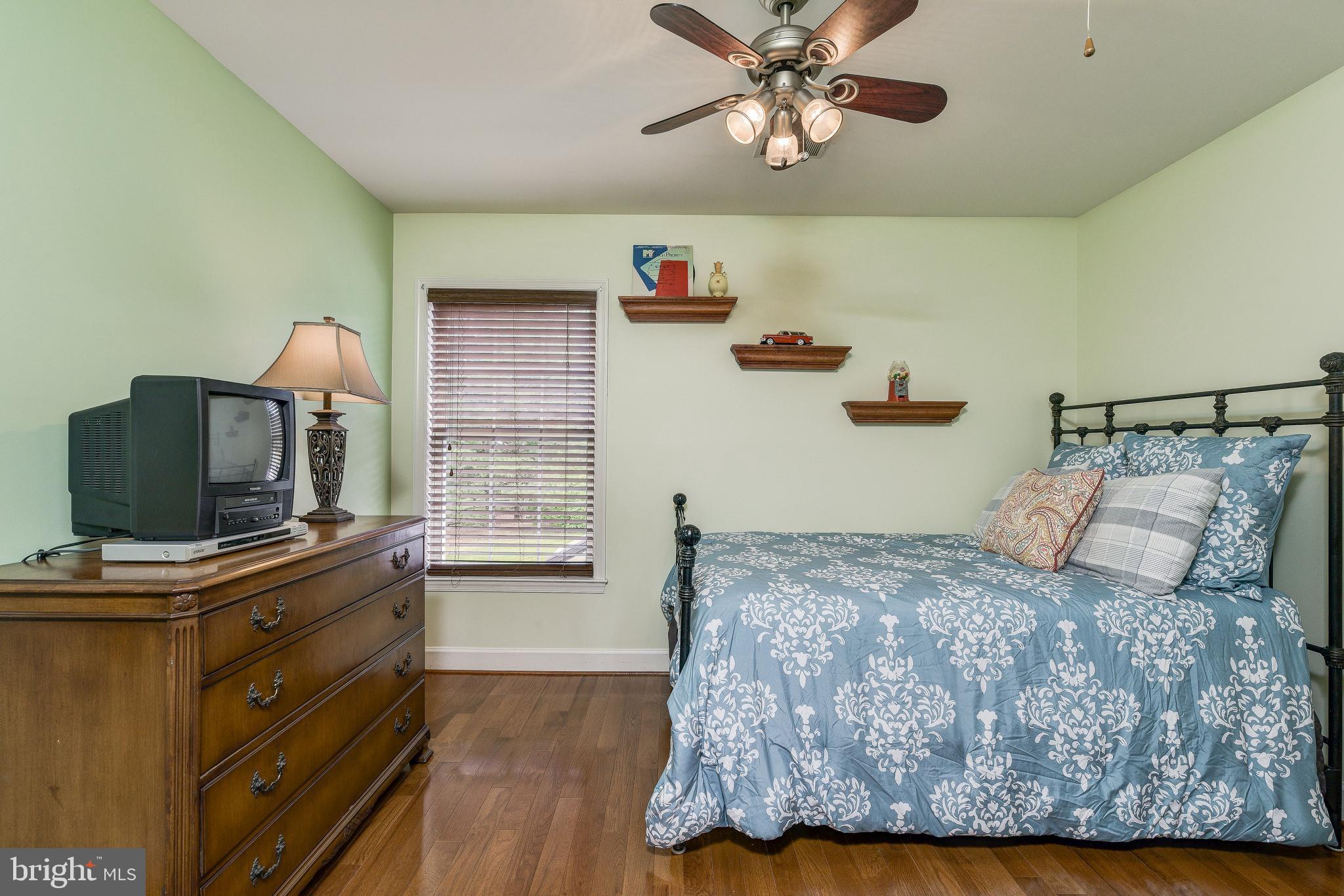 9304 Huntmaster Road Gaithersburg, MD 20882 - Photo 50 of 89 Bedroom