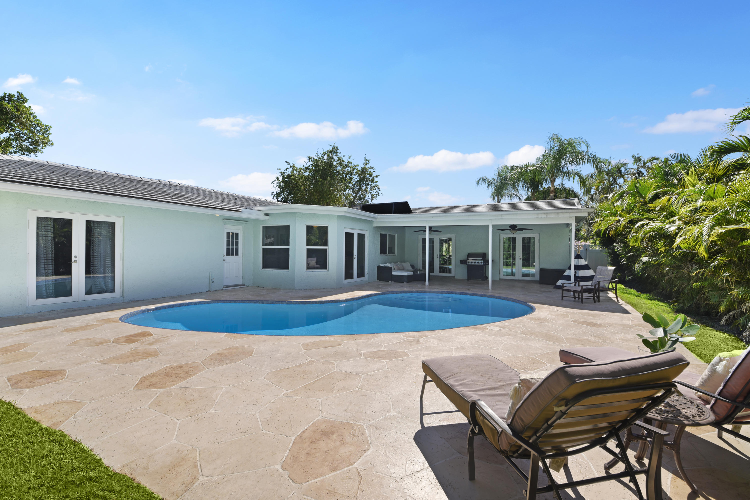 1201 Southwest 21st Street Boca Raton, FL 33486 - Photo 25 of 29 Yard/Pool