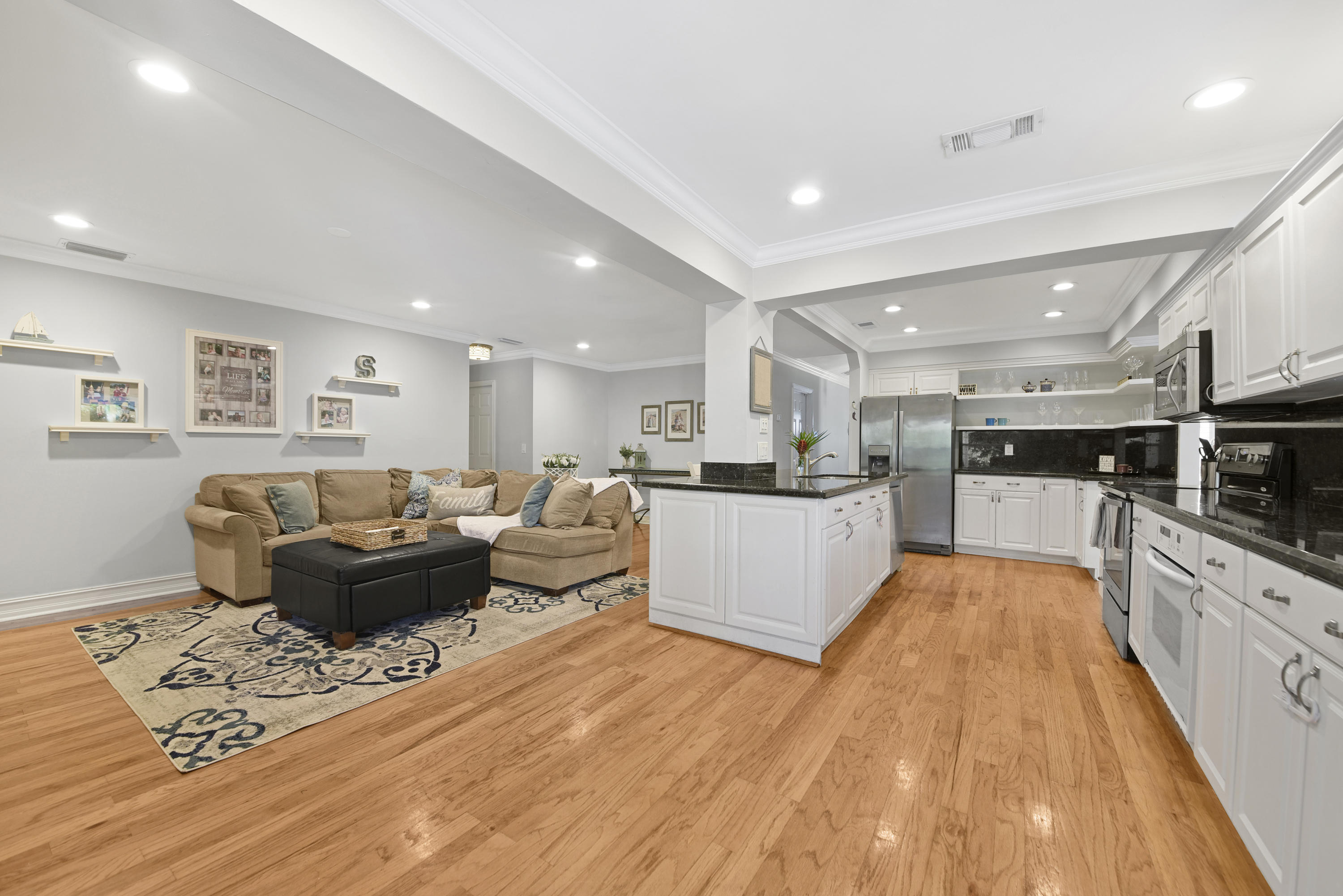 1201 Southwest 21st Street Boca Raton, FL 33486 - Photo 6 of 29 Kitchen & Family