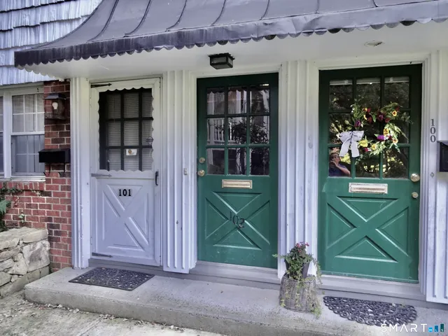 $3,300 | 245 Unquowa Road, Unit 102, Fairfield, CT 06824