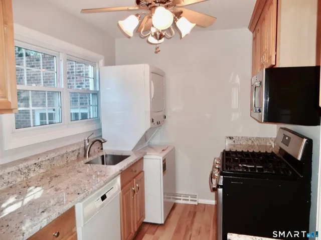 $3,300 | 245 Unquowa Road, Unit 102, Fairfield, CT 06824