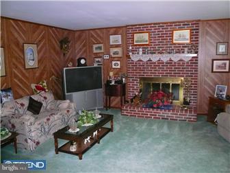 13 Raphael Road Hockessin, DE 19707 - Photo 6 of 12 Family Room