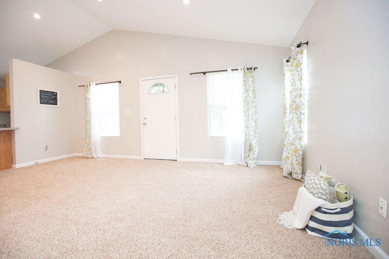 1830 James Road Oregon, OH 43616 - Photo 4 of 24 Gallery Image 4
