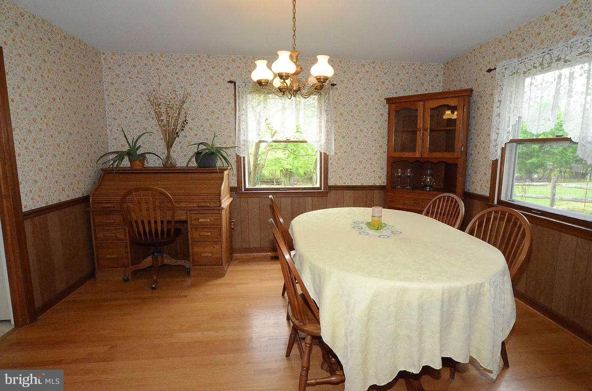 24305 Ridge Road Damascus, MD 20872 - Photo 11 of 26 Dining Room