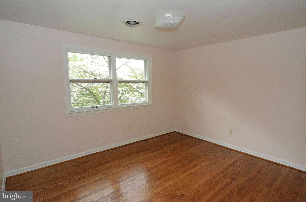24305 Ridge Road Damascus, MD 20872 - Photo 20 of 26 Bedroom