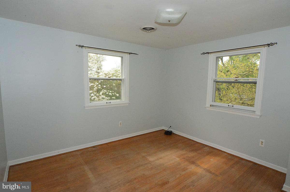 24305 Ridge Road Damascus, MD 20872 - Photo 22 of 26 Bedroom