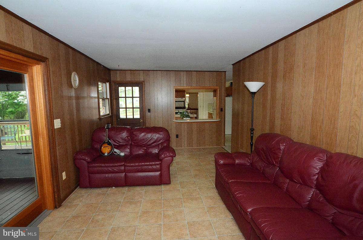 24305 Ridge Road Damascus, MD 20872 - Photo 25 of 26 Living Room