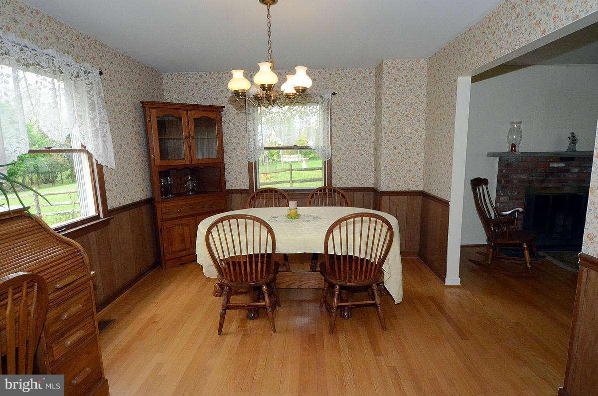 24305 Ridge Road Damascus, MD 20872 - Photo 4 of 26 Dining Room