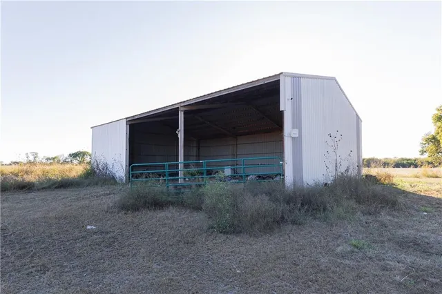 $165,000 | 229 22000 Road, Cherryvale, KS 67335