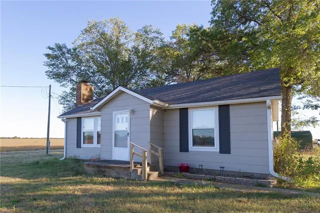 $165,000 | 229 22000 Road, Cherryvale, KS 67335