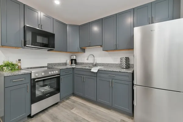 $1,595 | 585 Essex Street, Unit 527, Lynn, MA 01901