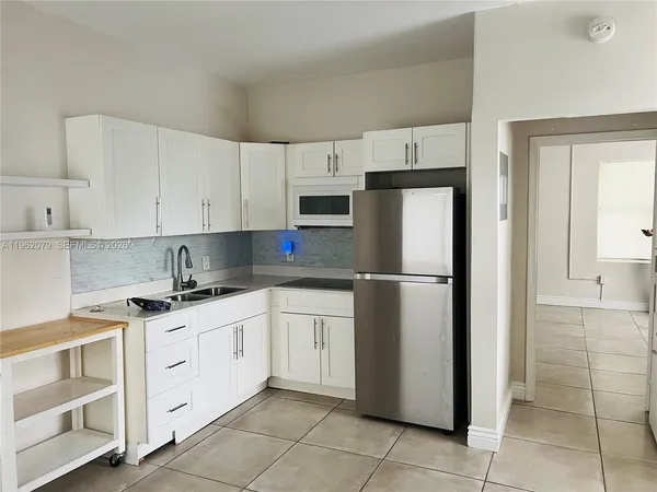 $1,500 | 1536 Polk Street, Unit 6, Hollywood, FL 33020