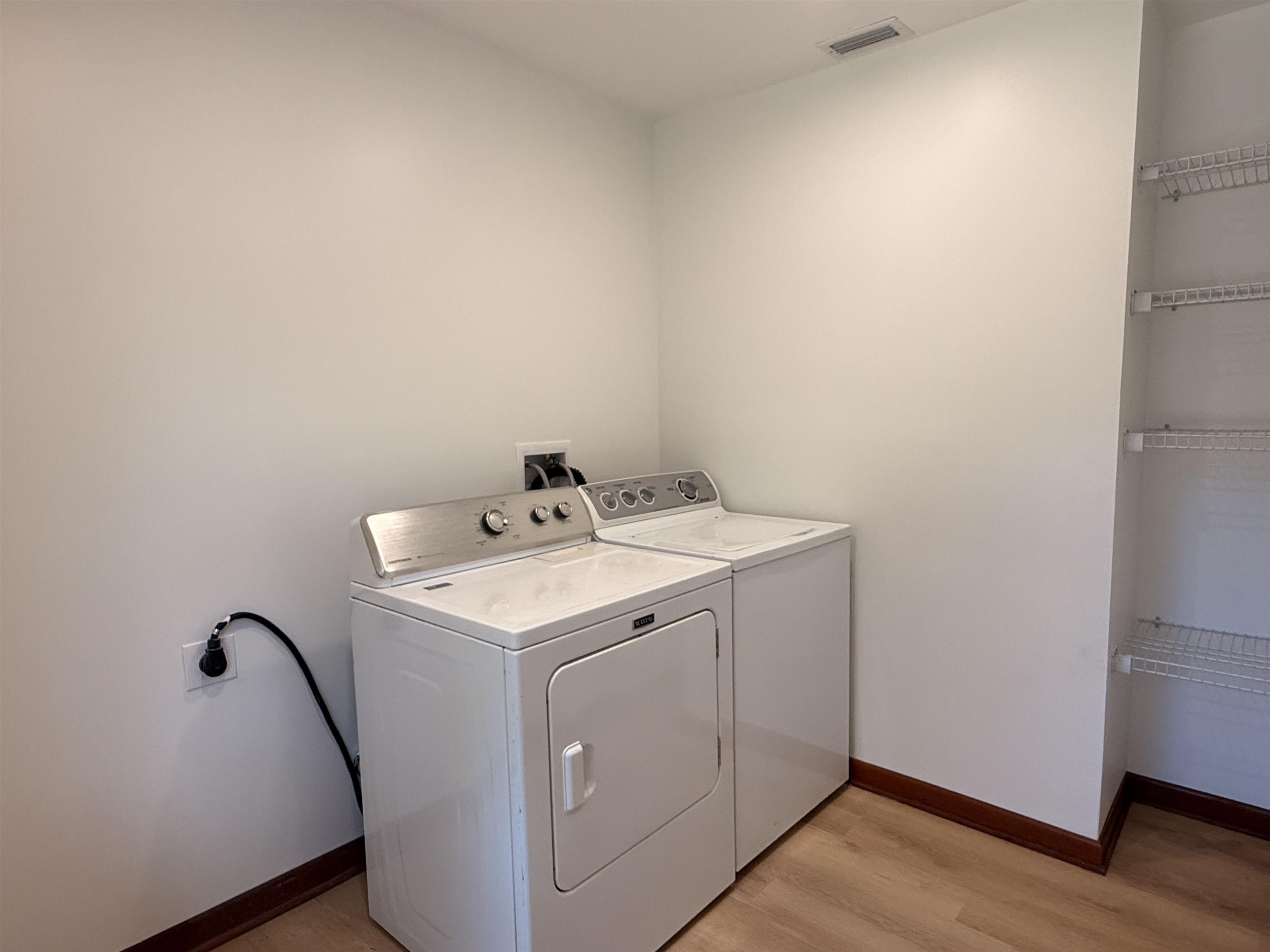 378 El Rey Avenue, Unit MAIN HOUSE St. Augustine, FL 32084 - Photo 7 of 17 a utility room with dryer and washer