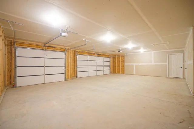 $339,900 | 430 North EASTFIELD Circle, Milford, IN 46542